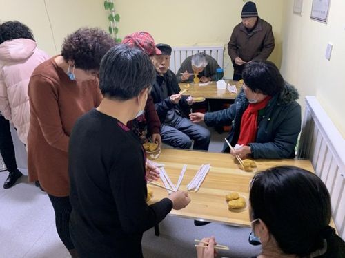 小召前街街道办携手百草堂秦氏中蒙医 开展养老服务站健康慰问活动